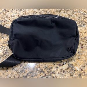 LuLulemon Everywhere Belt Bag